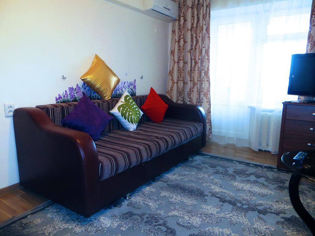 Bishkek House Apartament 2 Apartment Ngoại thất bức ảnh