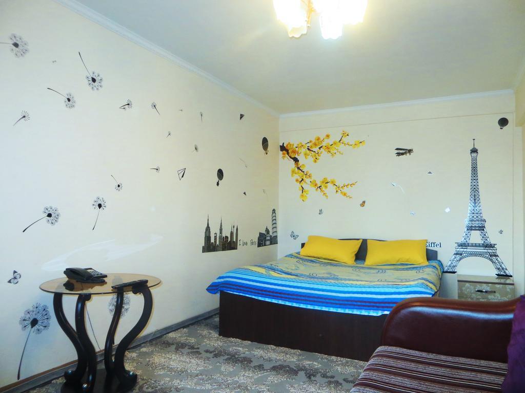 Bishkek House Apartament 2 Apartment Ngoại thất bức ảnh