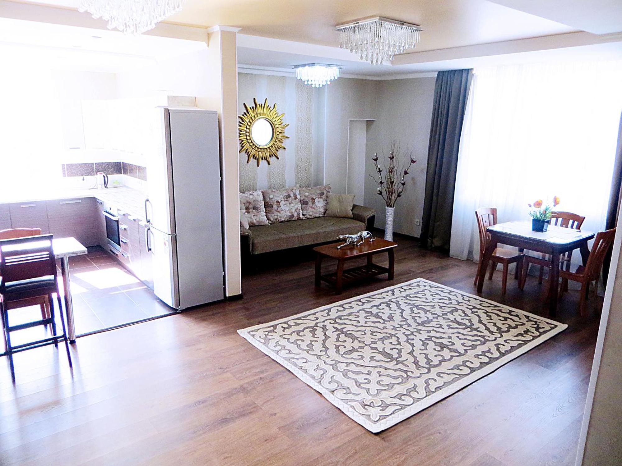 Bishkek House Apartament 2 Apartment Ngoại thất bức ảnh